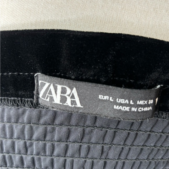 ZARA Black Velvet Strapless Peplum Top Size L - Picture 3 of 4